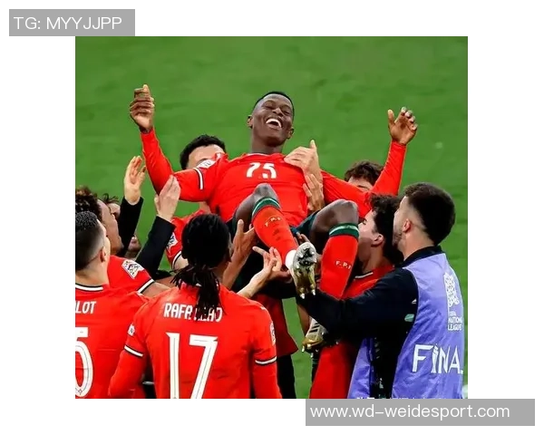 拉门斯赛场神勇表现连救险球最后时刻助攻队友绝平精彩瞬间